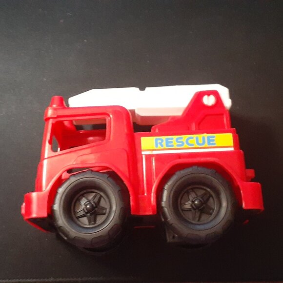 NEW!! Rescue Engine Fire Truck Wheel Action with Latter - Great Pretend Play!! - Picture 1 of 6